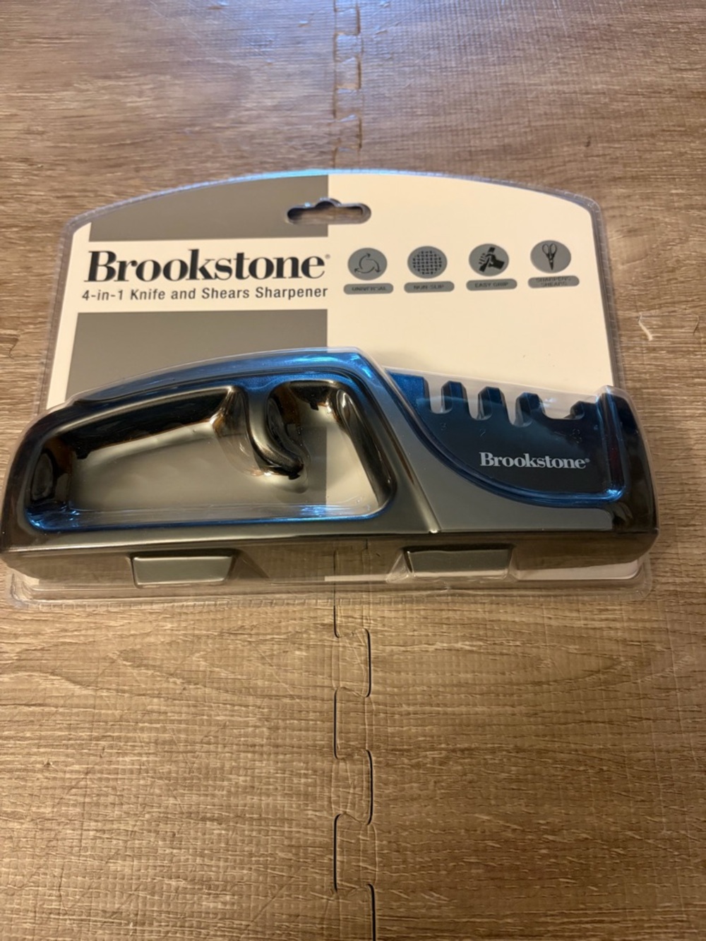 BROOKSTONE 4-in-1 Knife & Shear Sharpener Non-Slip Easy Grip Handle - BRAND NEW